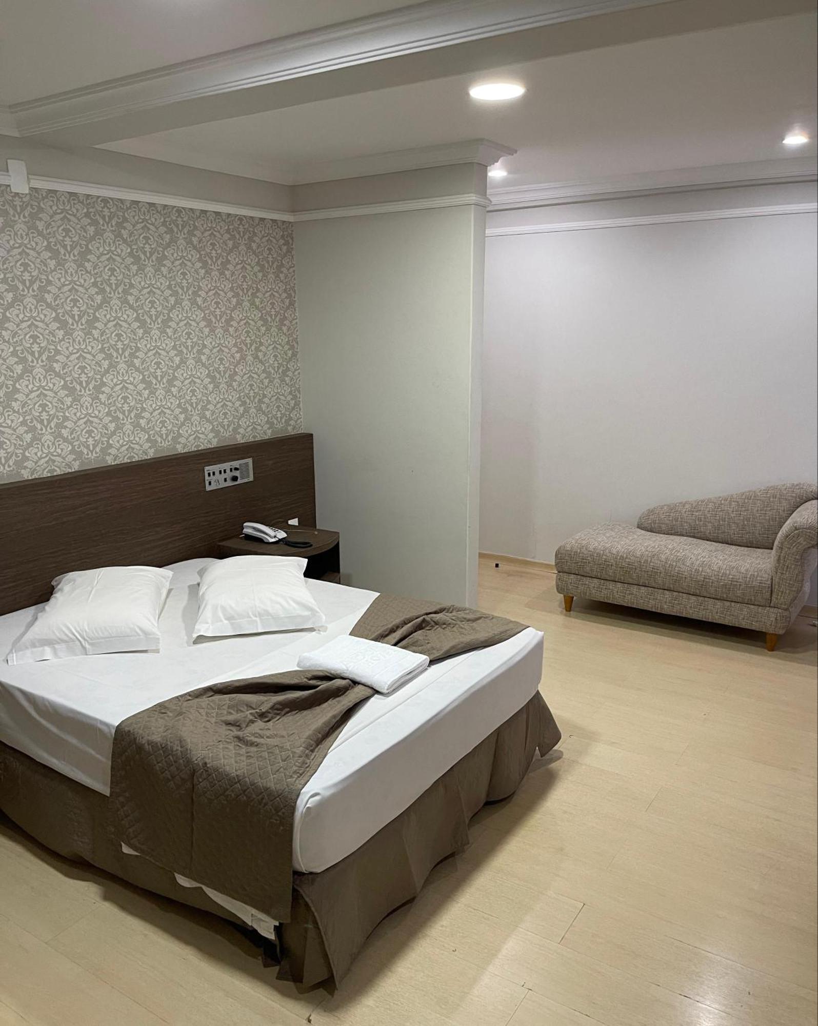 Abbas Hotel Uberlândia エクステリア 写真