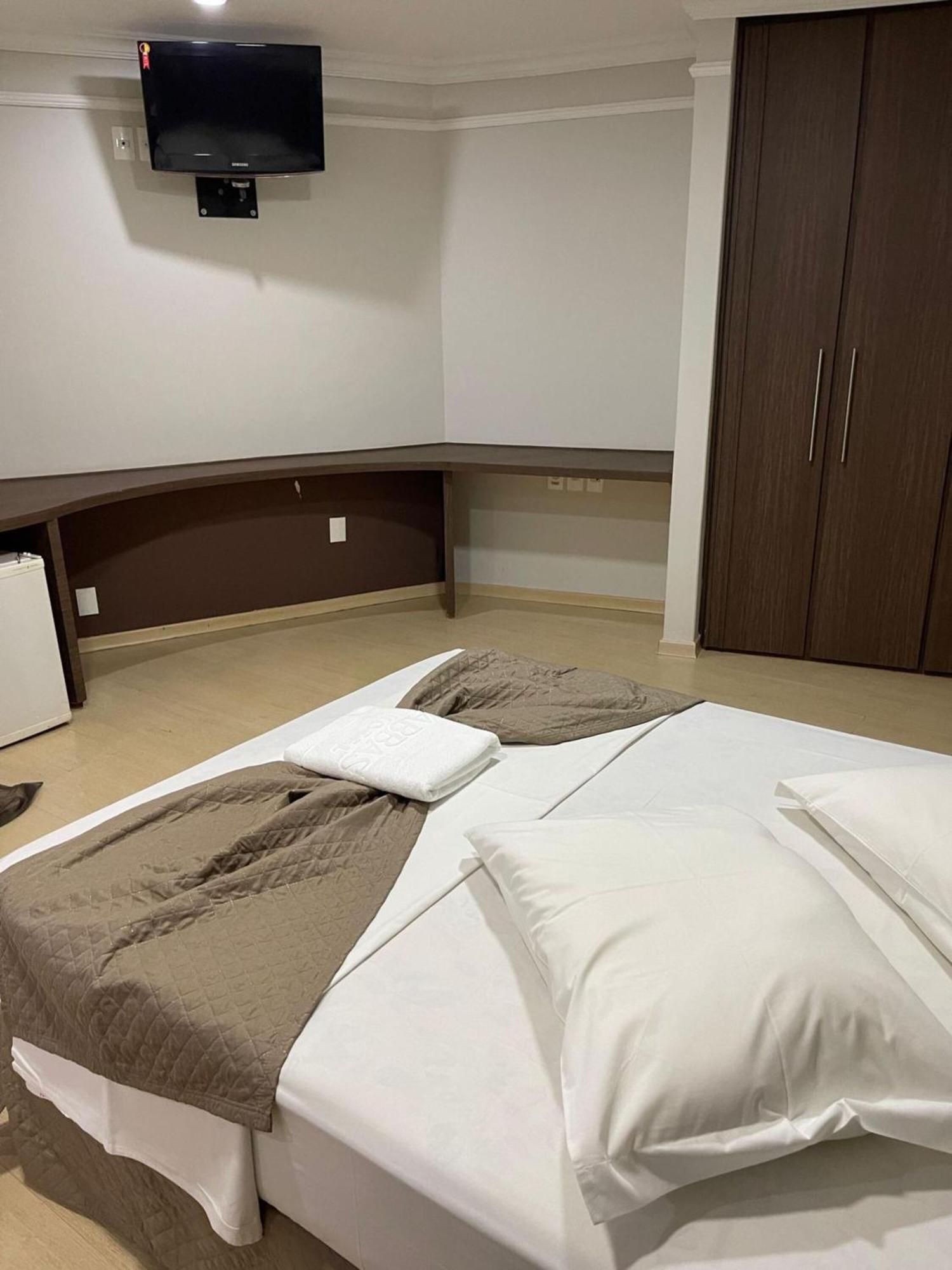 Abbas Hotel Uberlândia エクステリア 写真